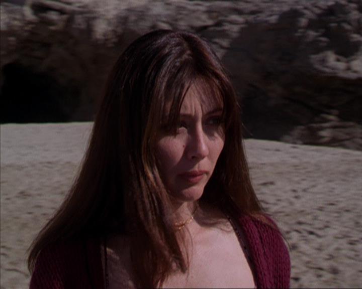 Charmed-Online-dot-316DeathTakesAHalliwell1629.jpg