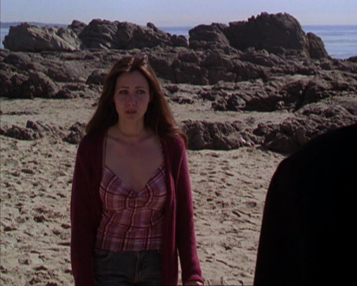 Charmed-Online-dot-316DeathTakesAHalliwell1648.jpg