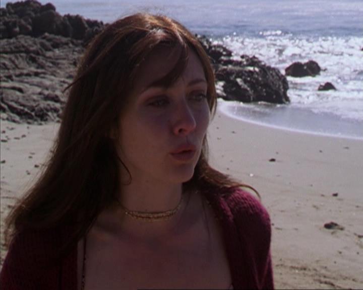 Charmed-Online-dot-316DeathTakesAHalliwell1665.jpg