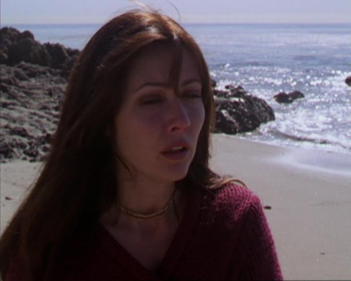 Charmed-Online-dot-316DeathTakesAHalliwell1724.jpg