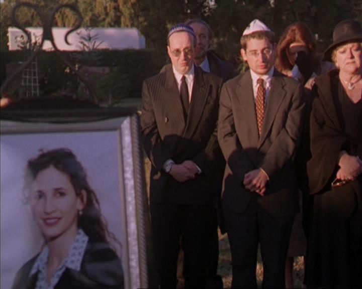 Charmed-Online-dot-316DeathTakesAHalliwell1768.jpg