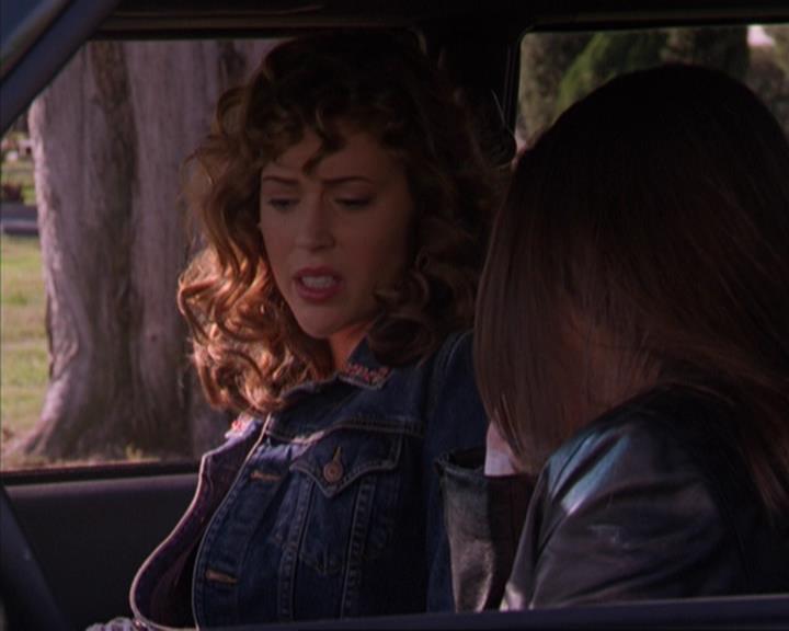 Charmed-Online-dot-316DeathTakesAHalliwell1807.jpg