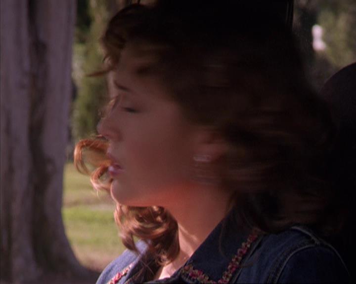 Charmed-Online-dot-316DeathTakesAHalliwell1833.jpg
