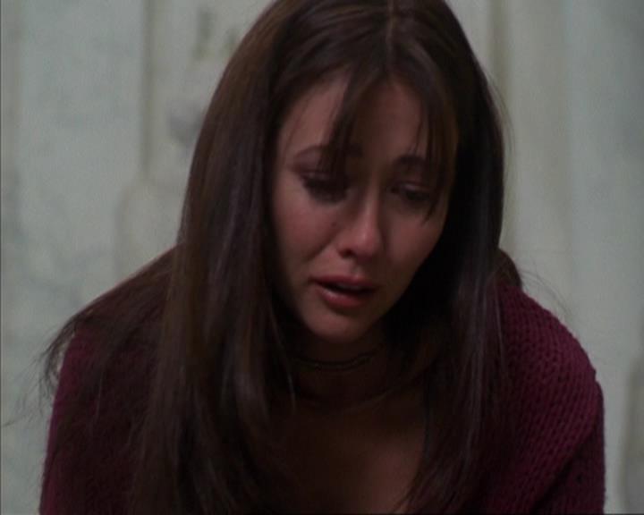 Charmed-Online-dot-316DeathTakesAHalliwell2007.jpg