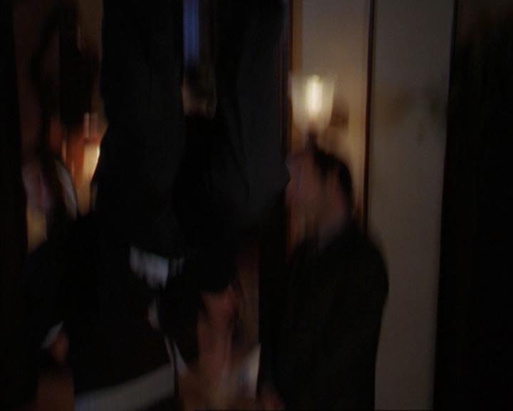 Charmed-Online-dot-316DeathTakesAHalliwell2041.jpg Charmed-Online-dot-316DeathTakesAHalliwell2041.jpg