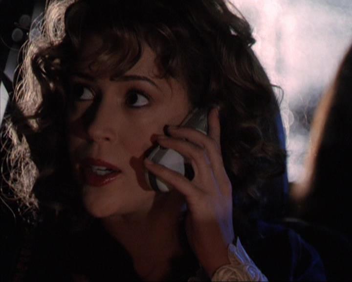 Charmed-Online-dot-316DeathTakesAHalliwell2049.jpg