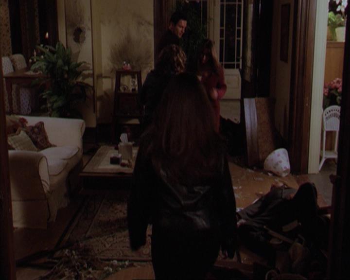 Charmed-Online-dot-316DeathTakesAHalliwell2137.jpg