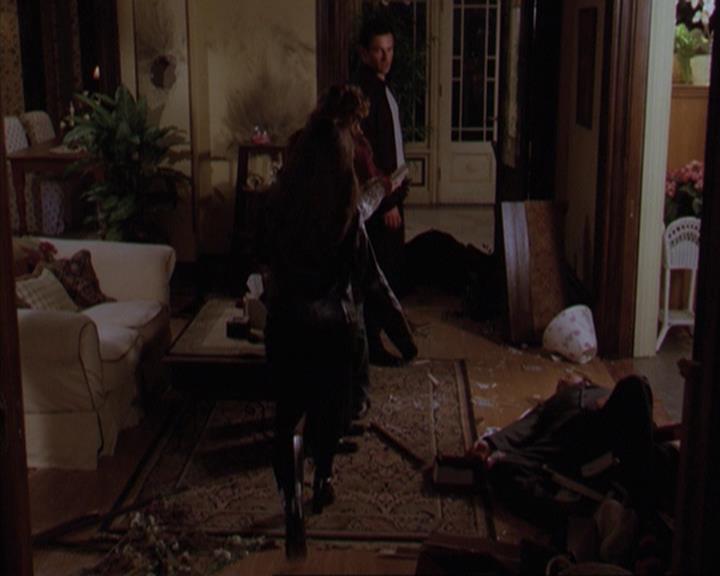 Charmed-Online-dot-316DeathTakesAHalliwell2138.jpg