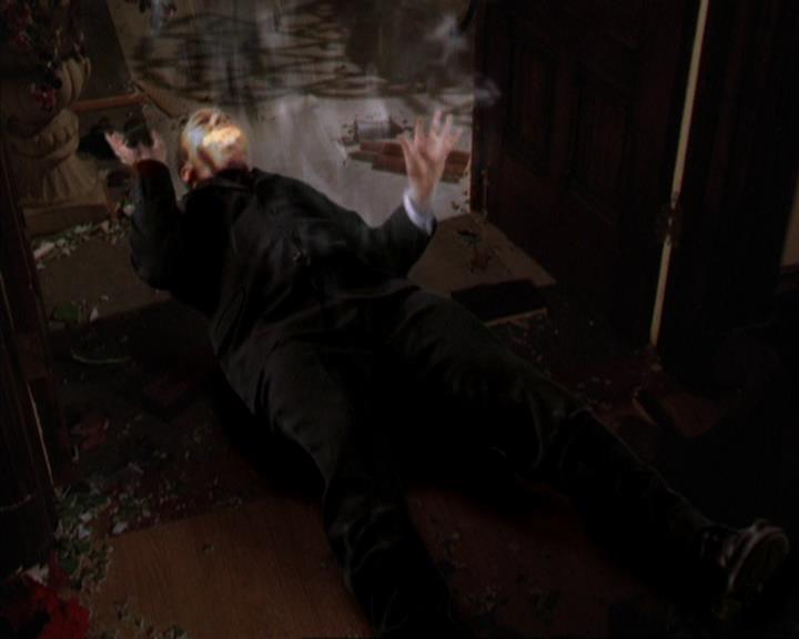 Charmed-Online-dot-316DeathTakesAHalliwell2149.jpg