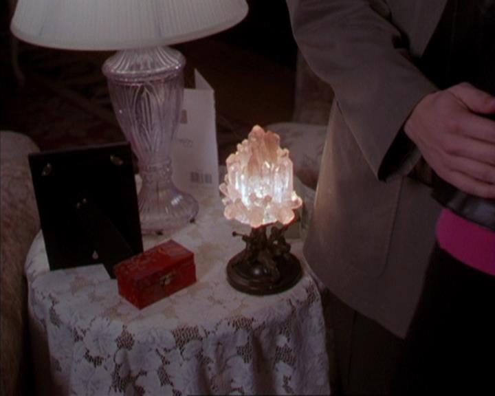 Charmed-Online-dot-316DeathTakesAHalliwell2228.jpg Charmed-Online-dot-316DeathTakesAHalliwell2228.jpg