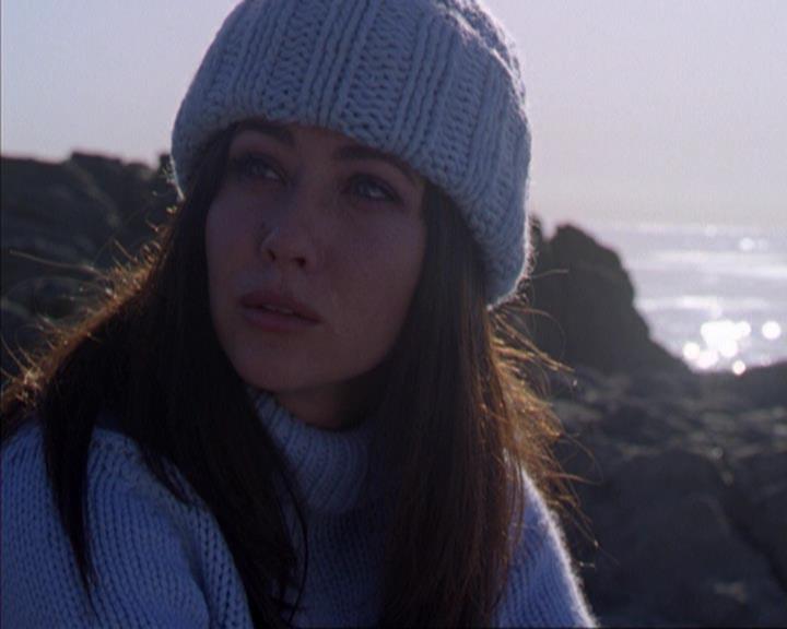 Charmed-Online-dot-316DeathTakesAHalliwell2318.jpg