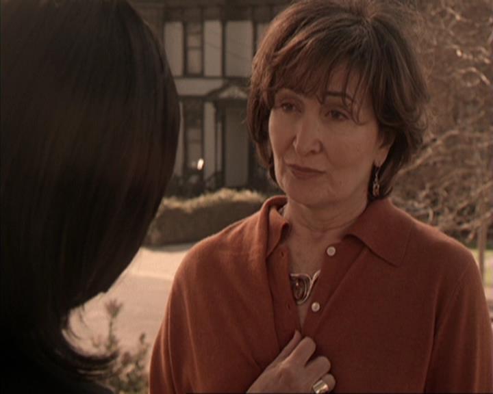 Charmed-Online-dot-317Pre-Witched0720.jpg Charmed-Online-dot-317Pre-Witched0720.jpg