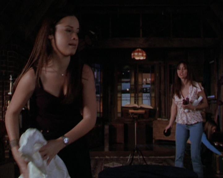 Charmed-Online-dot-317Pre-Witched0857.jpg