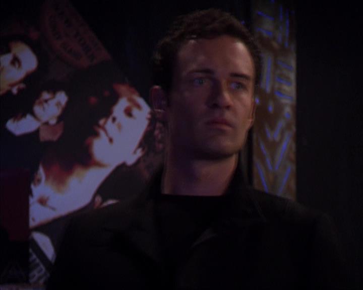 Charmed-Online-dot-319TheDemonWhoCameInFromTheCold0046.jpg