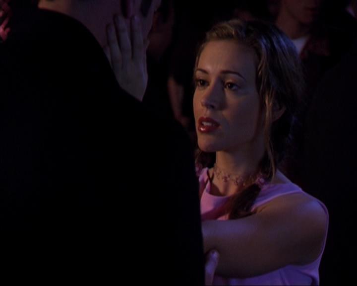 Charmed-Online-dot-319TheDemonWhoCameInFromTheCold0072.jpg