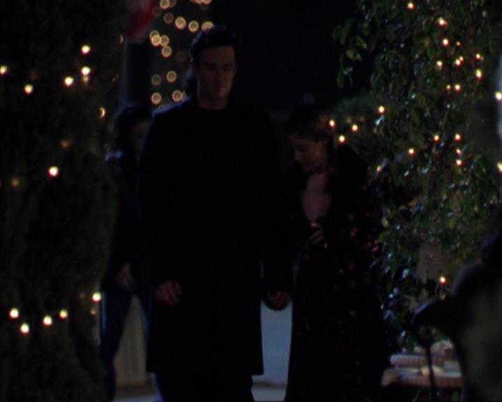 Charmed-Online-dot-319TheDemonWhoCameInFromTheCold0118.jpg