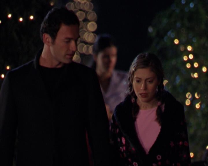 Charmed-Online-dot-319TheDemonWhoCameInFromTheCold0144.jpg