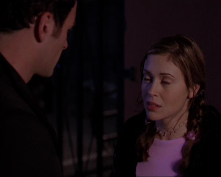 Charmed-Online-dot-319TheDemonWhoCameInFromTheCold0161.jpg