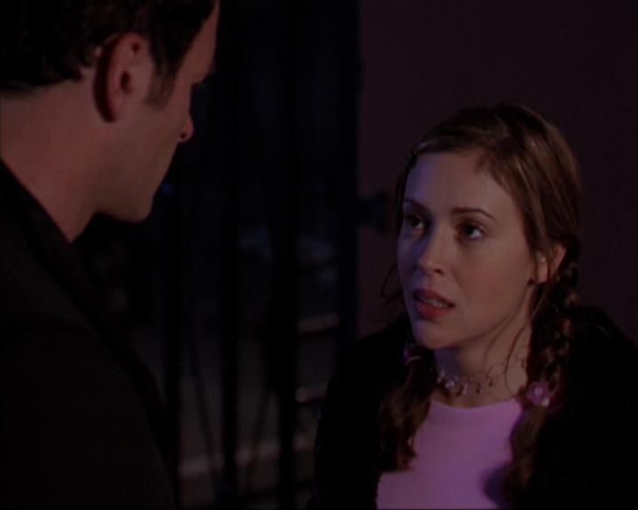Charmed-Online-dot-319TheDemonWhoCameInFromTheCold0162.jpg