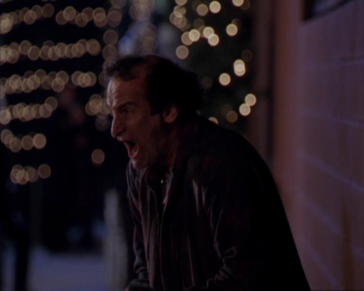 Charmed-Online-dot-319TheDemonWhoCameInFromTheCold0184.jpg