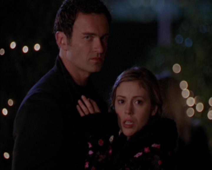Charmed-Online-dot-319TheDemonWhoCameInFromTheCold0185.jpg