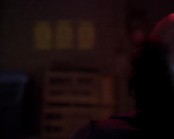 Charmed-Online-dot-319TheDemonWhoCameInFromTheCold0194.jpg