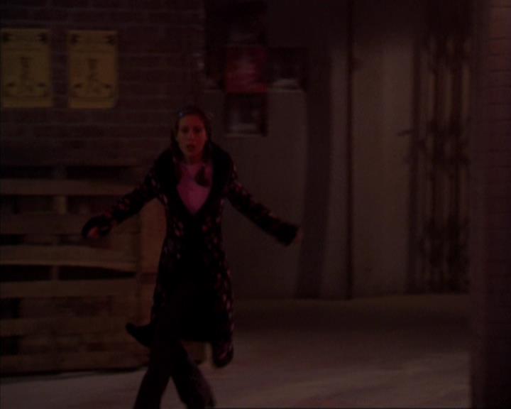 Charmed-Online-dot-319TheDemonWhoCameInFromTheCold0195.jpg