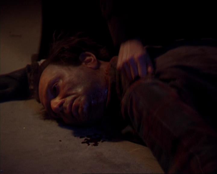 Charmed-Online-dot-319TheDemonWhoCameInFromTheCold0196.jpg