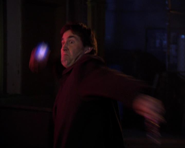 Charmed-Online-dot-319TheDemonWhoCameInFromTheCold0197.jpg