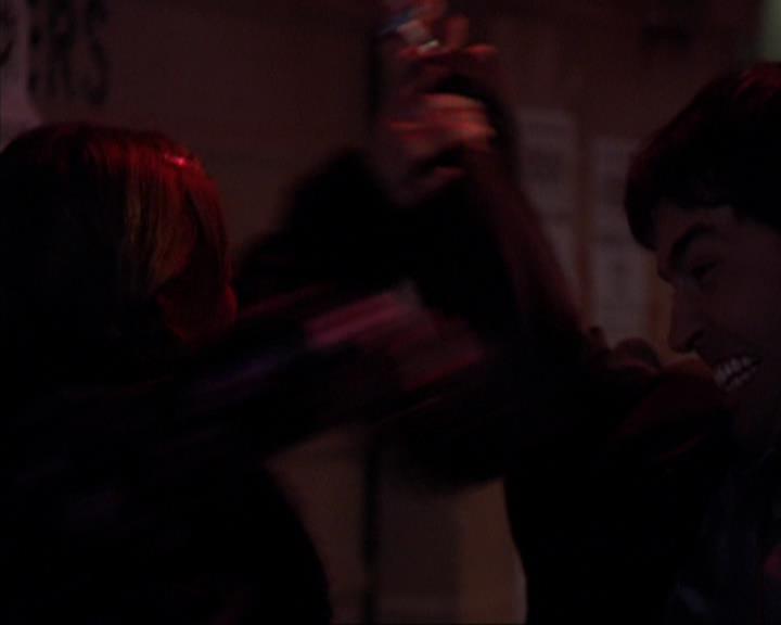 Charmed-Online-dot-319TheDemonWhoCameInFromTheCold0203.jpg