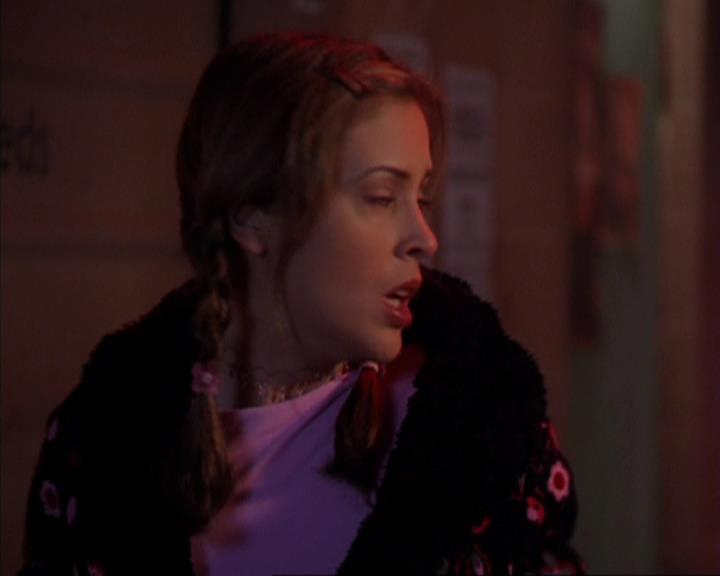 Charmed-Online-dot-319TheDemonWhoCameInFromTheCold0214.jpg
