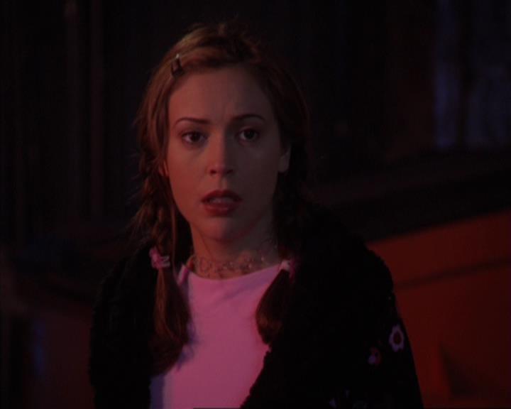 Charmed-Online-dot-319TheDemonWhoCameInFromTheCold0223.jpg