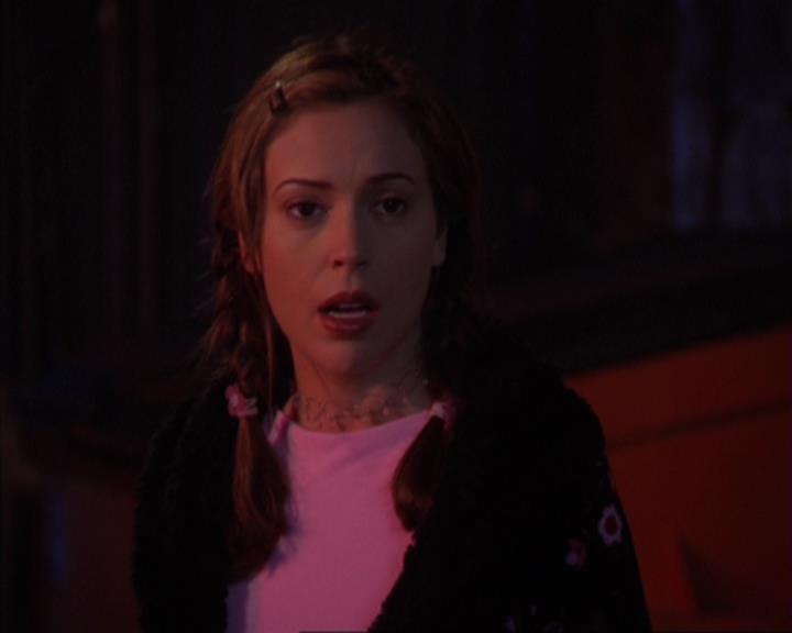 Charmed-Online-dot-319TheDemonWhoCameInFromTheCold0224.jpg