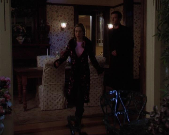 Charmed-Online-dot-319TheDemonWhoCameInFromTheCold0317.jpg