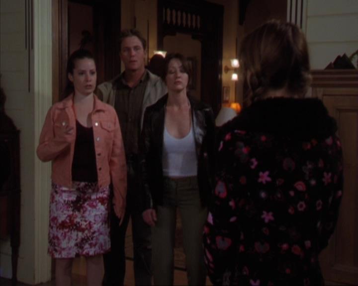 Charmed-Online-dot-319TheDemonWhoCameInFromTheCold0331.jpg