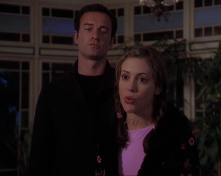 Charmed-Online-dot-319TheDemonWhoCameInFromTheCold0335.jpg
