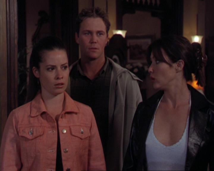 Charmed-Online-dot-319TheDemonWhoCameInFromTheCold0336.jpg