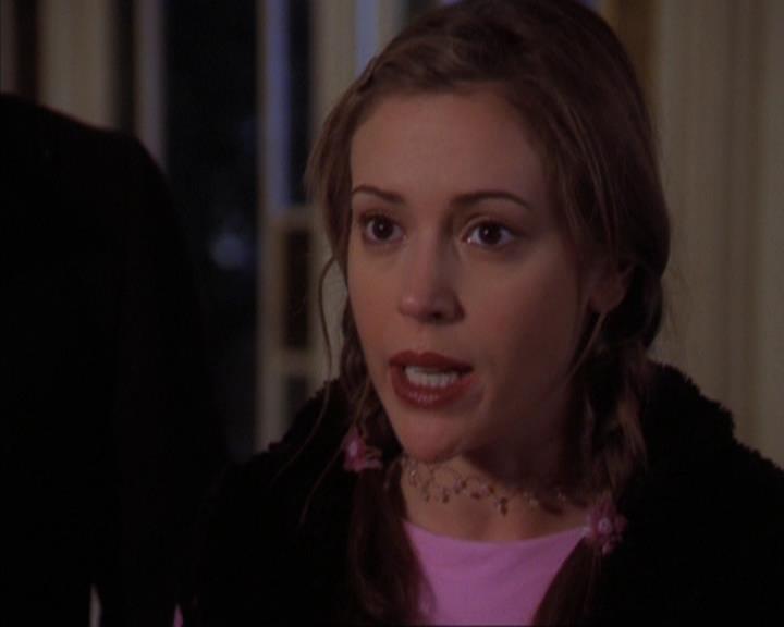 Charmed-Online-dot-319TheDemonWhoCameInFromTheCold0345.jpg