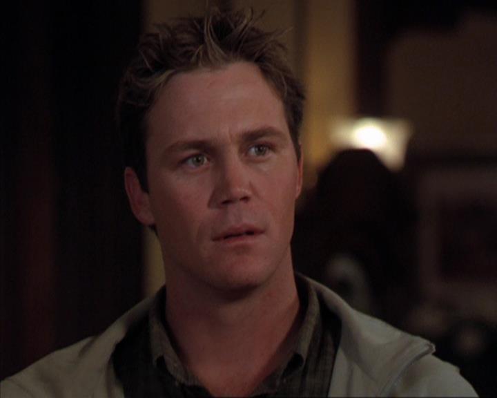 Charmed-Online-dot-319TheDemonWhoCameInFromTheCold0353.jpg