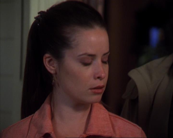 Charmed-Online-dot-319TheDemonWhoCameInFromTheCold0364.jpg