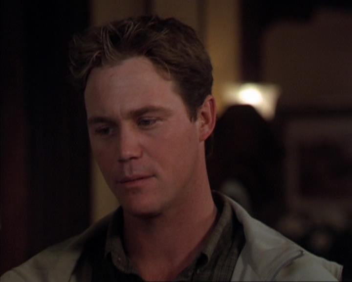 Charmed-Online-dot-319TheDemonWhoCameInFromTheCold0365.jpg