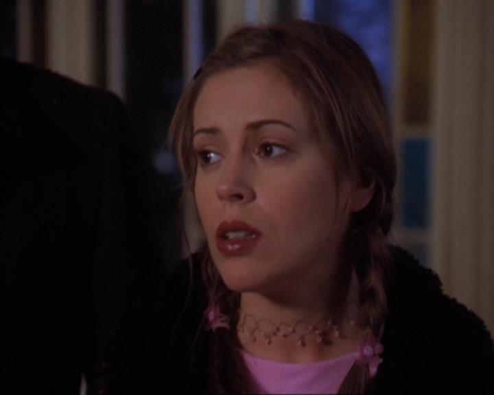 Charmed-Online-dot-319TheDemonWhoCameInFromTheCold0369.jpg Charmed-Online-dot-319TheDemonWhoCameInFromTheCold0369.jpg