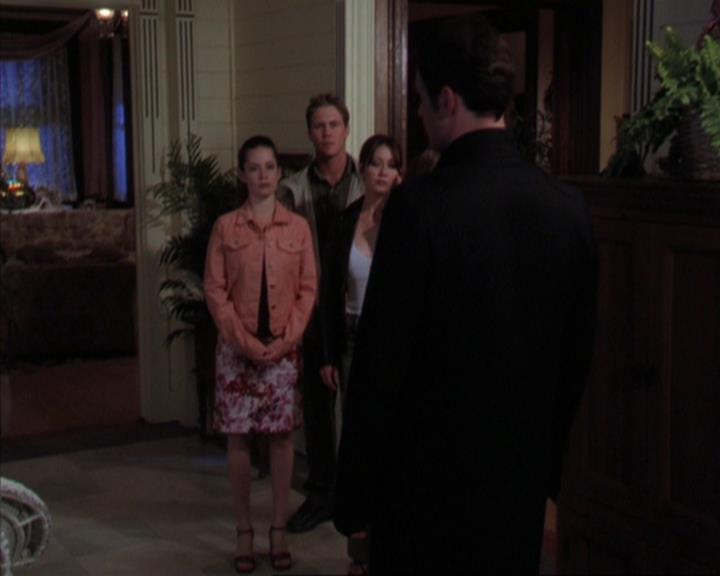 Charmed-Online-dot-319TheDemonWhoCameInFromTheCold0372.jpg