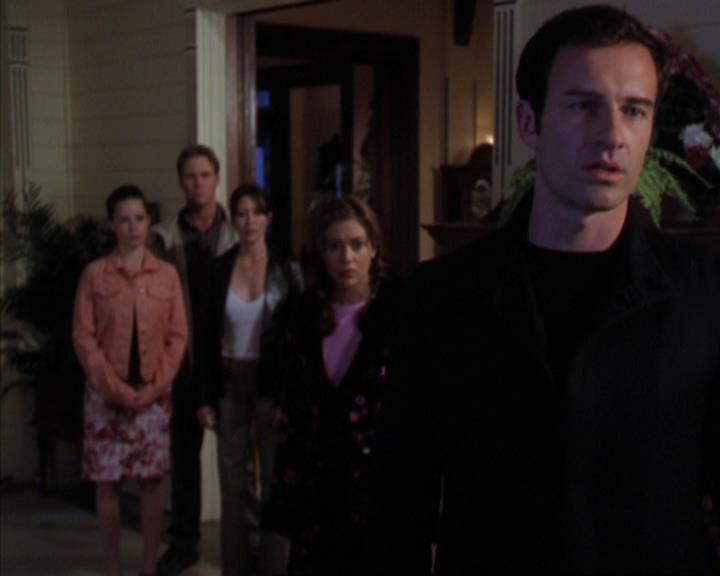 Charmed-Online-dot-319TheDemonWhoCameInFromTheCold0376.jpg