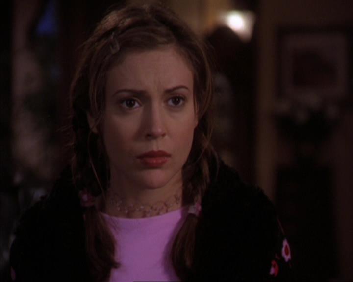 Charmed-Online-dot-319TheDemonWhoCameInFromTheCold0384.jpg