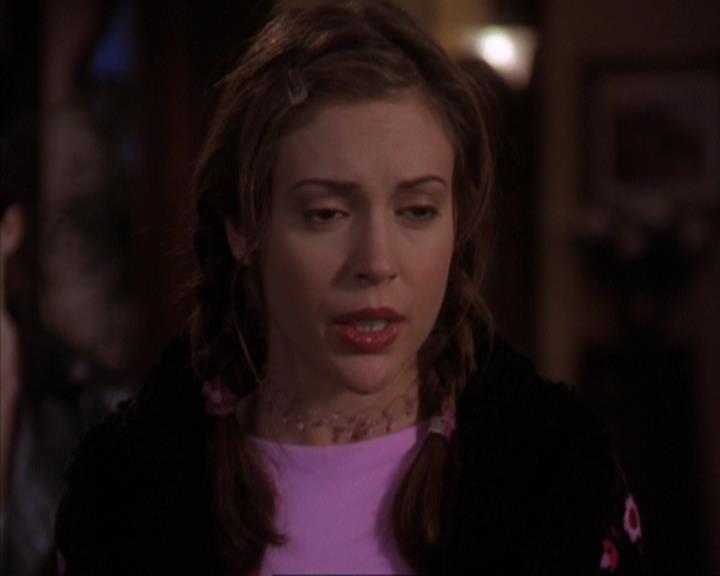 Charmed-Online-dot-319TheDemonWhoCameInFromTheCold0395.jpg