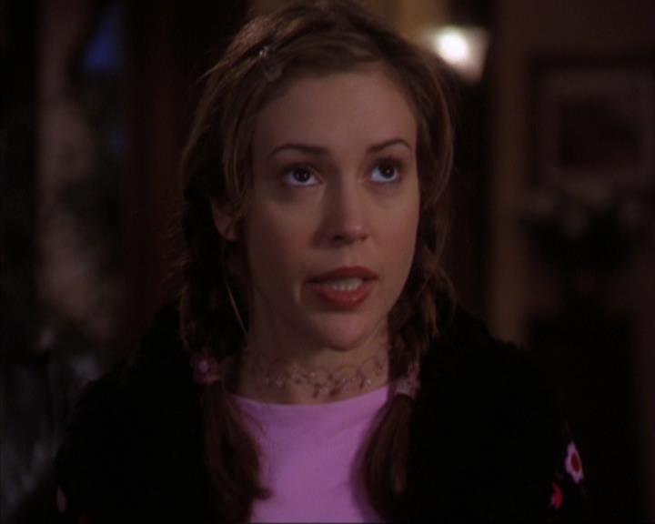 Charmed-Online-dot-319TheDemonWhoCameInFromTheCold0397.jpg