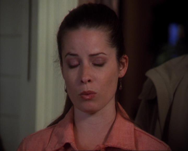 Charmed-Online-dot-319TheDemonWhoCameInFromTheCold0413.jpg
