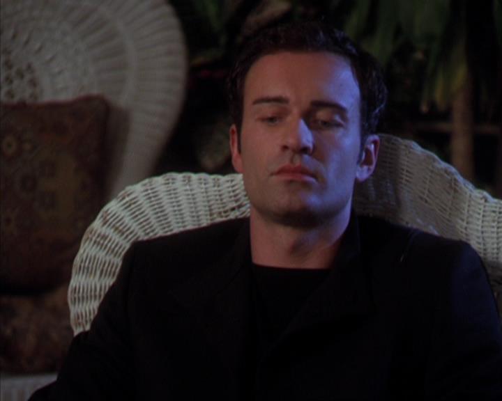 Charmed-Online-dot-319TheDemonWhoCameInFromTheCold0418.jpg