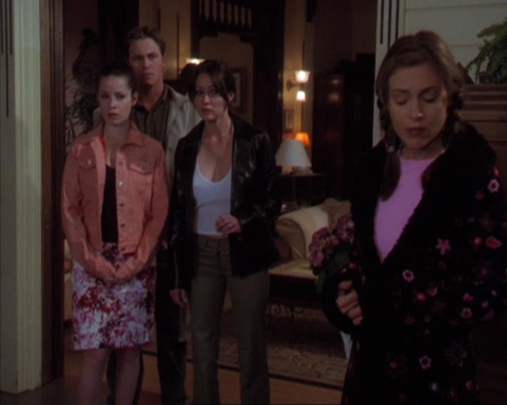 Charmed-Online-dot-319TheDemonWhoCameInFromTheCold0426.jpg